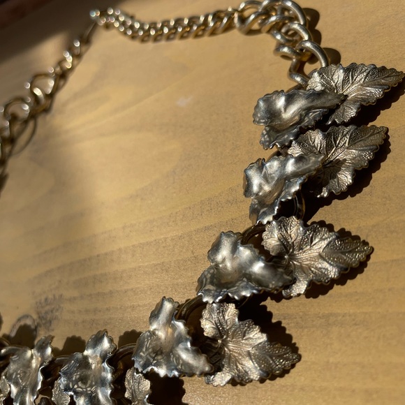 Vintage Leaf motif necklace - Picture 4 of 4